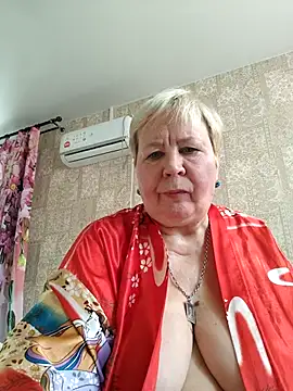 Snapshot of EffectFiona chatting on March 1, 4:47 am EffectFiona online show from March 1, 4:47 am