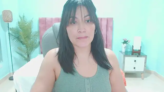 sophia hadid online show from November 25, 8:09 pm