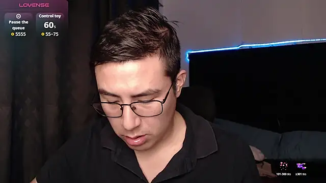 andrewmhilton  online show from February 8, 6:17 am