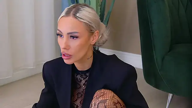 Snapshot of Bailey_Rush chatting on December 18, 8:15 pm Bailey Rush online show from December 18, 8:15 pm