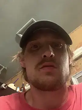 Snapshot of Midwestalpha chatting on April 28, 3:11 am Midwestalpha online show from April 28, 3:11 am