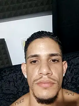 jhonnysnow17 online show from January 18, 7:23 am