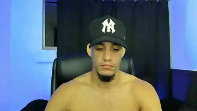 jhonnysnow17 online show from April 23, 6:25 am