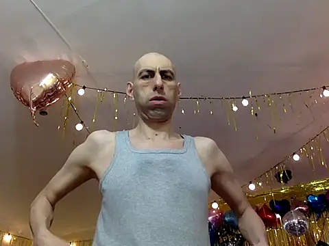 Snapshot of HandsomeAlfie chatting on January 14, 2:28 am HandsomeAlfie online show from January 14, 2:28 am