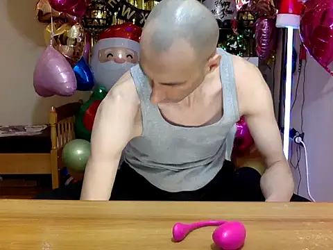 Snapshot of HandsomeAlfie chatting on February 13, 2:07 am HandsomeAlfie online show from February 13, 2:07 am