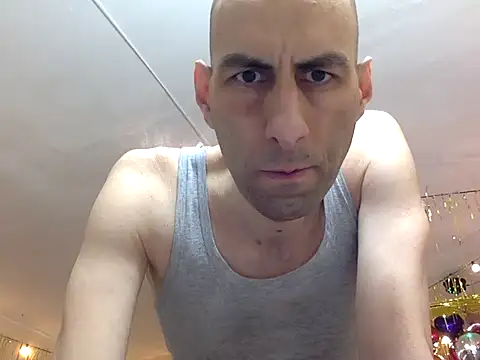 Snapshot of HandsomeAlfie chatting on March 9, 2:04 am HandsomeAlfie online show from March 9, 2:04 am