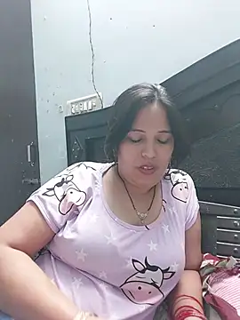 Poojabhabi101 online show from May 15, 6:26 pm