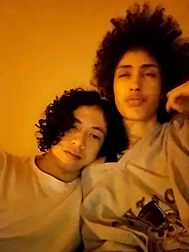 Snapshot of LiverandBrat77 chatting on December 12, 11:47 pm LiverandBrat77 online show from December 12, 11:47 pm