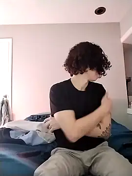 Snapshot of LiverandBrat77 chatting on December 28, 12:47 am LiverandBrat77 online show from December 28, 12:47 am