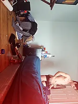 Snapshot of LiverandBrat77 chatting on February 19, 4:11 pm LiverandBrat77 online show from February 19, 4:11 pm