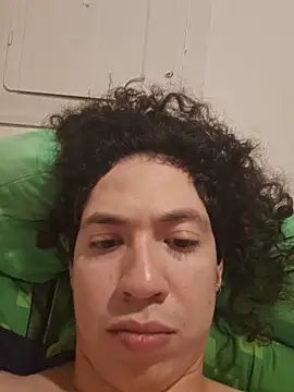 Snapshot of LiverandBrat77 chatting on September 25, 12:25 am LiverandBrat77 online show from September 25, 12:25 am