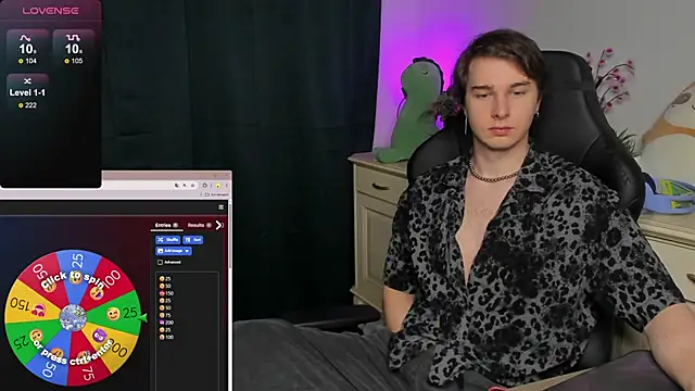 Vincent Strong online show from November 9, 8:23 am