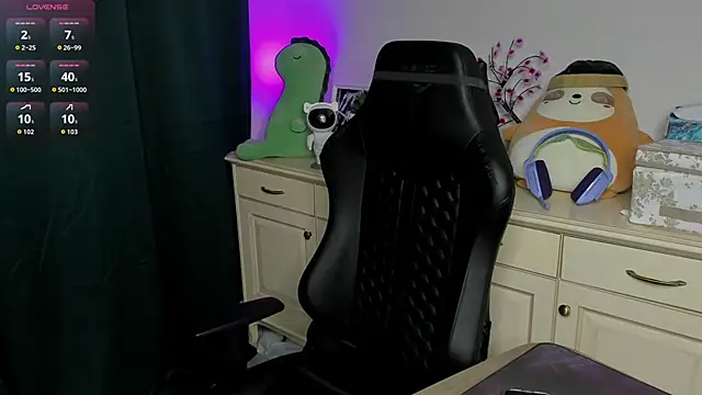 Snapshot of Vincent_Strong chatting on February 7, 4:00 pm Vincent Strong online show from February 7, 4:00 pm