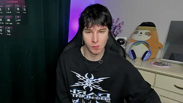 Snapshot of Vincent_Strong chatting on February 25, 7:40 am Vincent Strong online show from February 25, 7:40 am