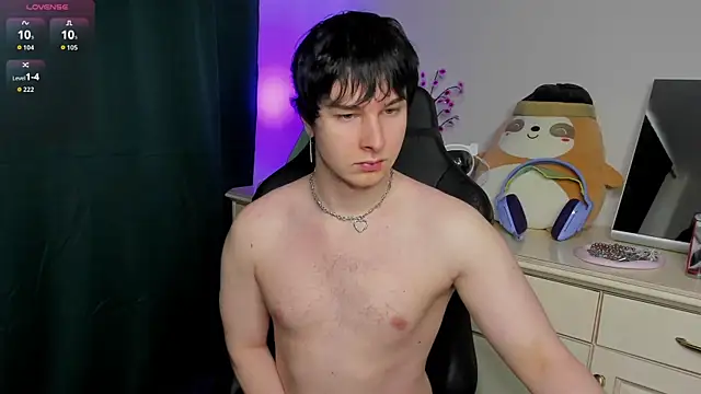 Snapshot of Vincent_Strong chatting on February 27, 7:41 am Vincent Strong online show from February 27, 7:41 am