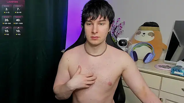 Snapshot of Vincent_Strong chatting on March 1, 8:38 am Vincent Strong online show from March 1, 8:38 am