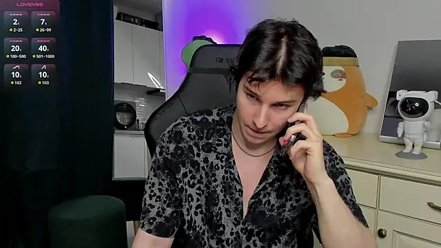 Snapshot of Vincent_Strong chatting on March 30, 12:39 pm Vincent Strong online show from March 30, 12:39 pm