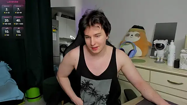 Snapshot of Vincent_Strong chatting on April 5, 2:36 pm Vincent Strong online show from April 5, 2:36 pm