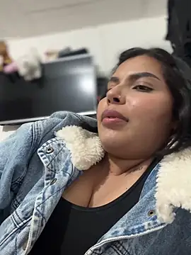 GigiiStone online show from November 18, 11:26 pm