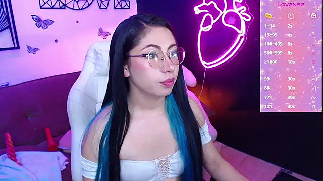 Snapshot of demyanderson_ chatting on December 7, 7:10 pm demyanderson online show from December 7, 7:10 pm