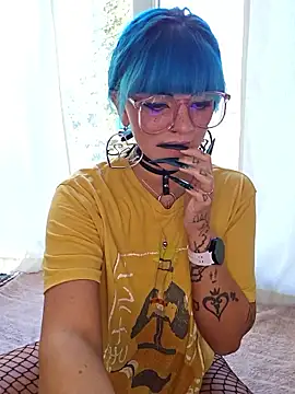 Snapshot of anyalikestosuck chatting on October 15, 5:46 pm anyalikestosuck online show from October 15, 5:46 pm