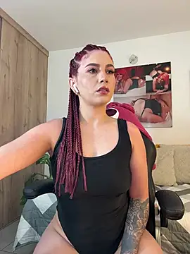 Snapshot of zafiro_mo0n chatting on February 19, 10:20 pm zafiro mo0n online show from February 19, 10:20 pm