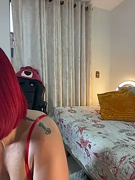 Snapshot of zafiro_mo0n chatting on February 14, 10:39 pm zafiro mo0n online show from February 14, 10:39 pm