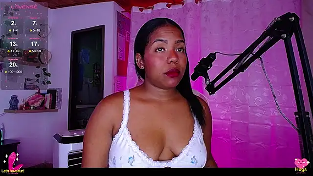 Snapshot of samanthaabloom chatting on January 17, 12:53 am samanthaabloom online show from January 17, 12:53 am