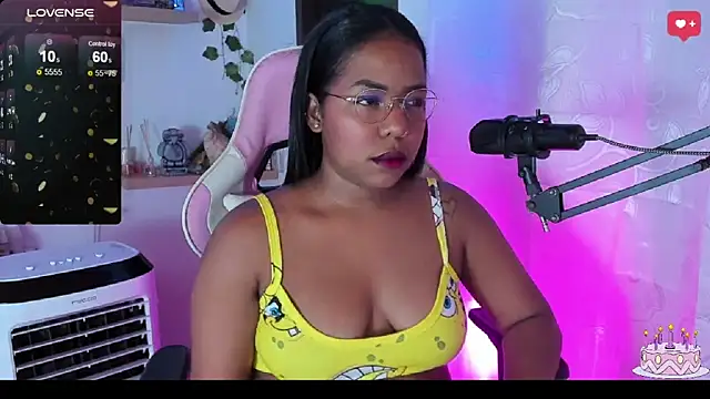 Snapshot of samanthaabloom chatting on March 22, 1:11 am samanthaabloom online show from March 22, 1:11 am