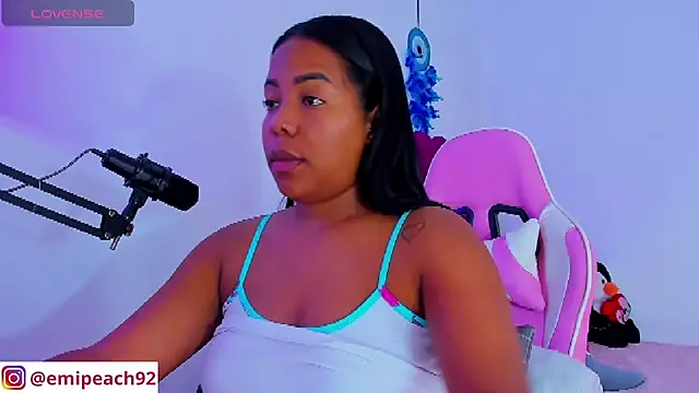 Snapshot of samanthaabloom chatting on October 15, 12:00 am samanthaabloom online show from October 15, 12:00 am