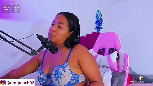 Snapshot of samanthaabloom chatting on October 16, 12:00 am samanthaabloom online show from October 16, 12:00 am