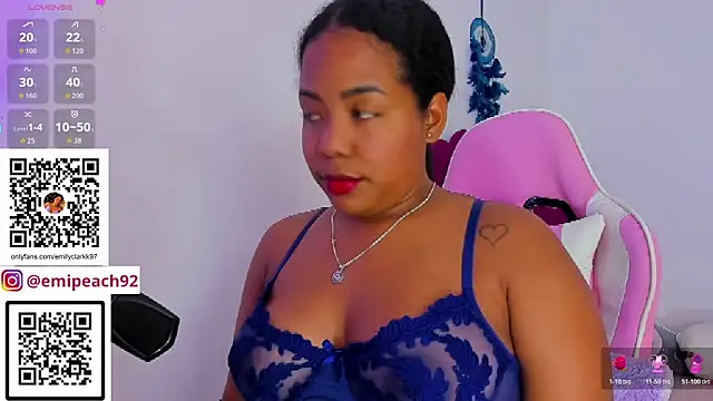 Snapshot of samanthaabloom chatting on May 14, 3:02 am samanthaabloom online show from May 14, 3:02 am