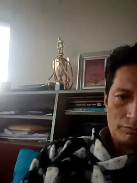 Snapshot of manuel1976 chatting on February 20, 11:43 am manuel1976 online show from February 20, 11:43 am