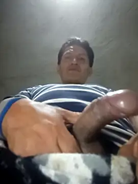 Snapshot of manuel1976 chatting on April 24, 3:31 am manuel1976 online show from April 24, 3:31 am