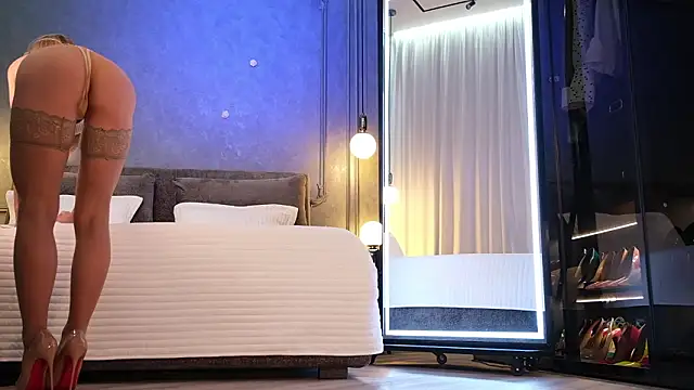 Rikka Moore online show from February 12, 11:49 am