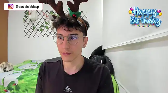 Snapshot of Jackson_Careyy chatting on December 18, 7:30 pm Jackson Careyy online show from December 18, 7:30 pm