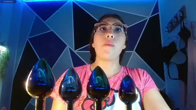 DaMikaela  online show from September 16, 6:42 pm