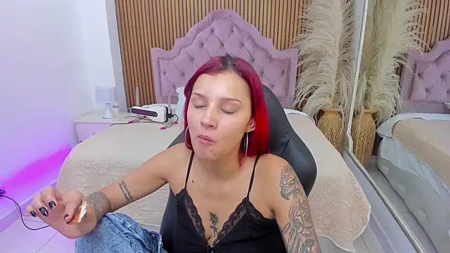 Snapshot of CinthiaCollins chatting on May 15, 9:33 pm CinthiaCollins online show from May 15, 9:33 pm
