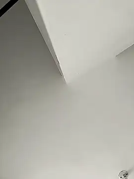 Snapshot of Yelly chatting on February 11, 6:13 pm Yelly online show from February 11, 6:13 pm