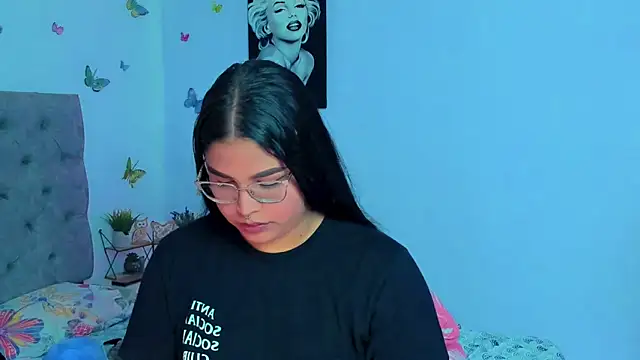 mabellfox online show from December 10, 7:11 pm