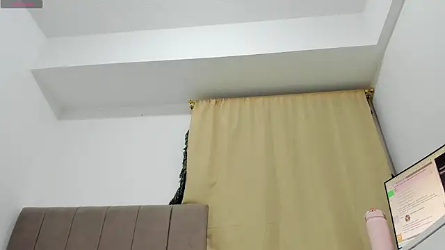 soyamandaa  online show from April 11, 2:49 am