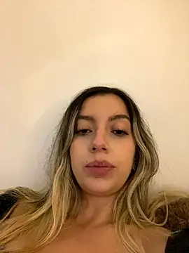 Snapshot of mari_ana02 chatting on October 4, 9:57 pm mari ana02 online show from October 4, 9:57 pm