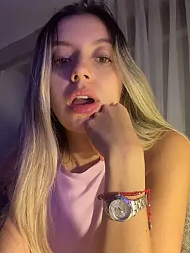 Snapshot of mari_ana02 chatting on October 21, 1:06 am mari ana02 online show from October 21, 1:06 am