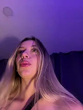 Snapshot of mari_ana02 chatting on January 18, 12:58 am mari ana02 online show from January 18, 12:58 am