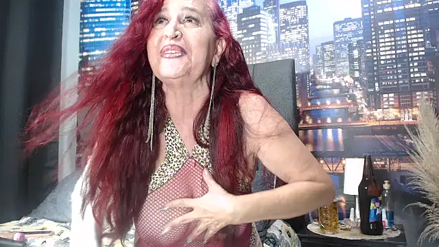 Snapshot of Lucy_mature8 chatting on June 14, 10:12 pm Lucy mature8 online show from June 14, 10:12 pm