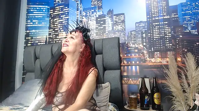 Snapshot of Lucy_mature8 chatting on June 15, 10:45 pm Lucy mature8 online show from June 15, 10:45 pm