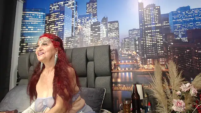Snapshot of Lucy_mature8 chatting on June 28, 9:54 pm Lucy mature8 online show from June 28, 9:54 pm