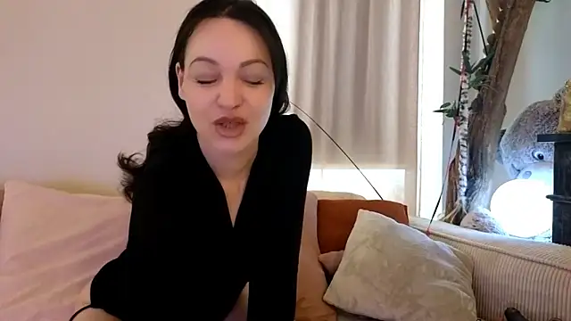 Snapshot of Lilie_romeo chatting on May 16, 10:36 am Lilie romeo online show from May 16, 10:36 am