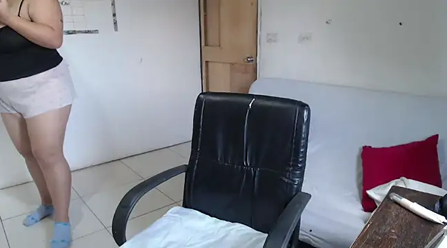 girl milk2 online show from March 6, 12:09 pm