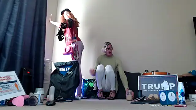 Snapshot of Taylorsexbot chatting on January 17, 5:51 pm Taylorsexbot online show from January 17, 5:51 pm